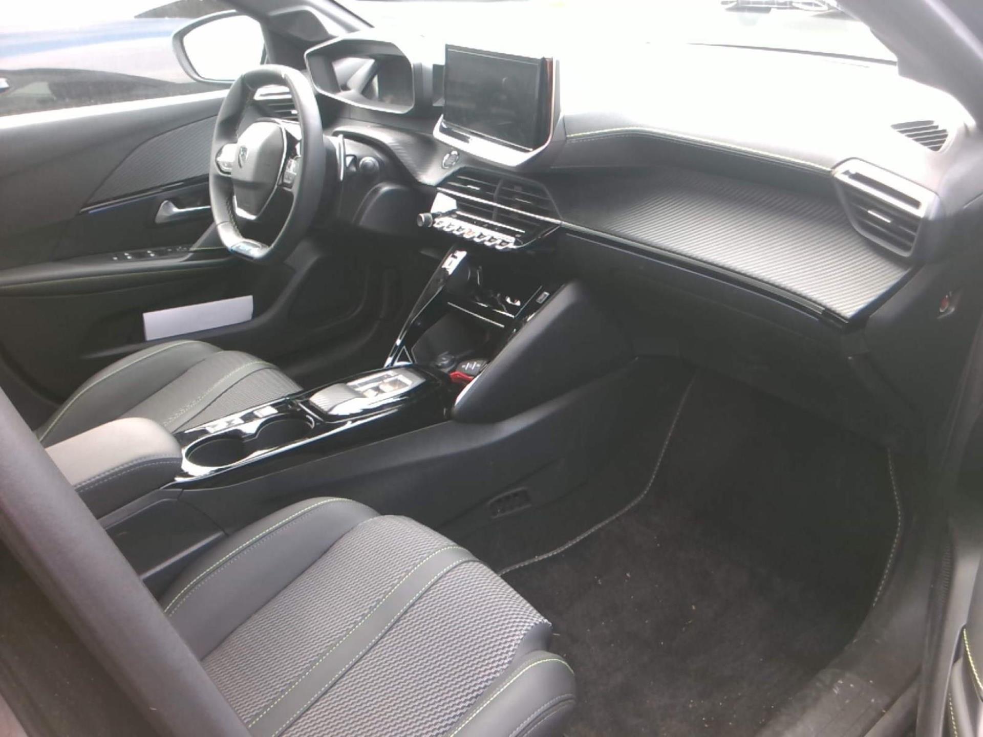 Peugeot 208 Hybrid 110 e-DCS6 GT 2025