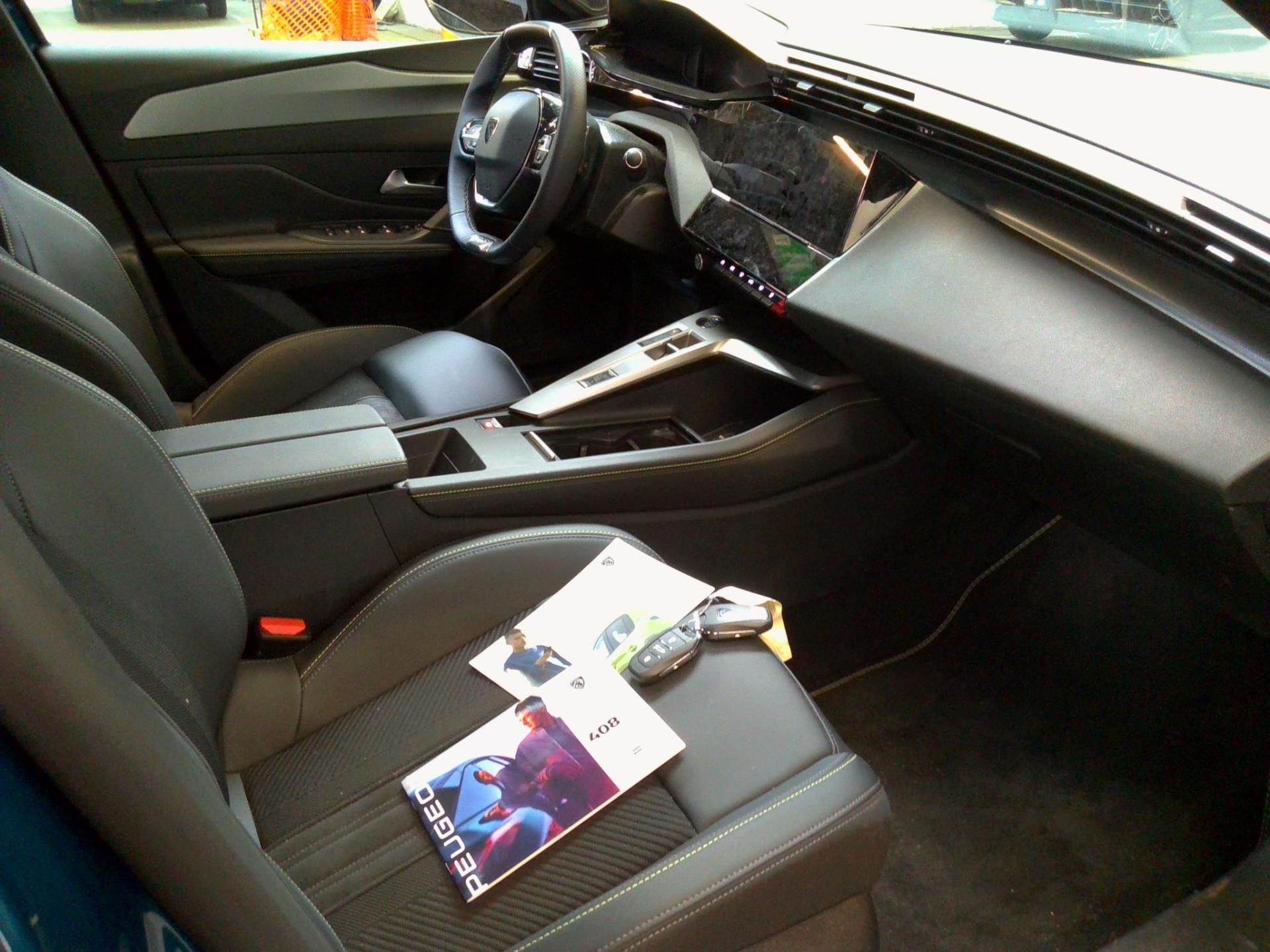 Peugeot 408 PHEV 225 e-EAT8 GT 2025