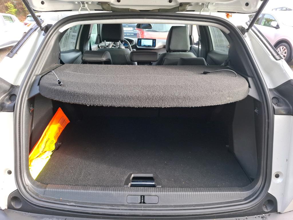 Peugeot 2008 BlueHDi 130 S&S EAT8 Allure Business 2021