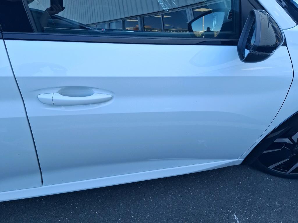 Peugeot 208 Hybrid 136 e-DCS6 GT 2025