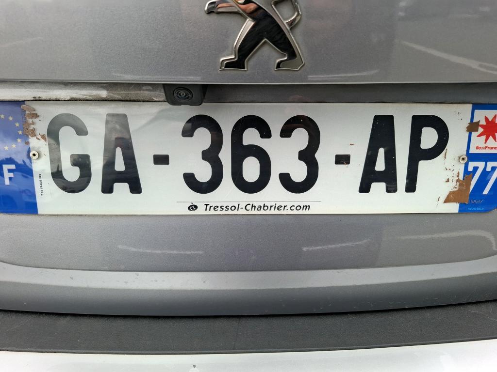 Peugeot 2008 BlueHDi 130 S&S EAT8 Allure 2021