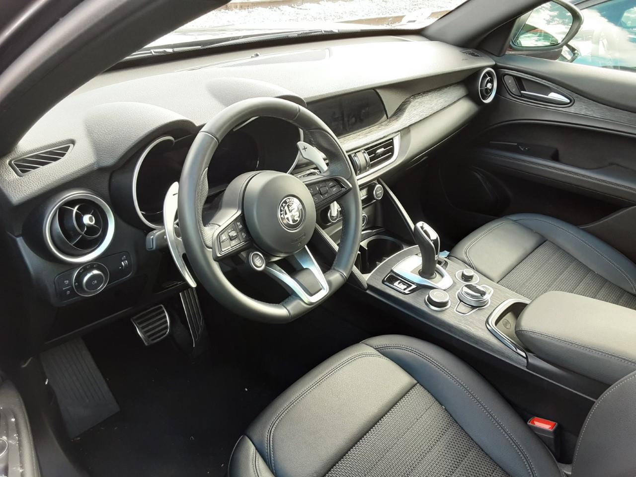 Foto Alfa Romeo Stelvio 3