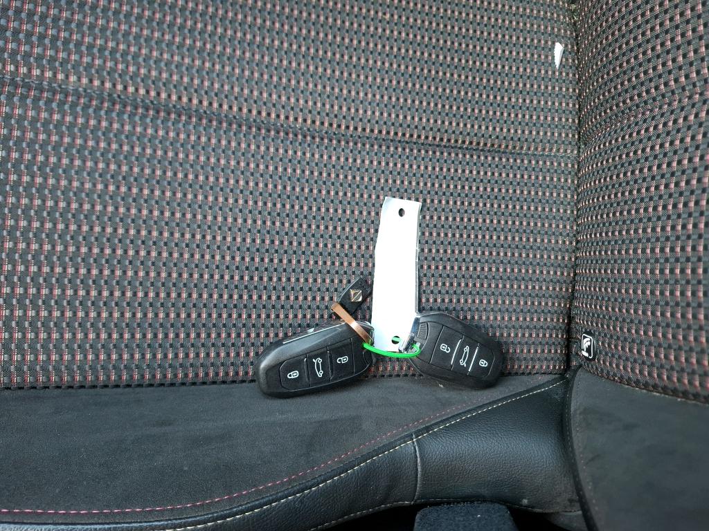 DS DS3 Crossback BlueHDi 130 EAT8 Performance Line+ 2022