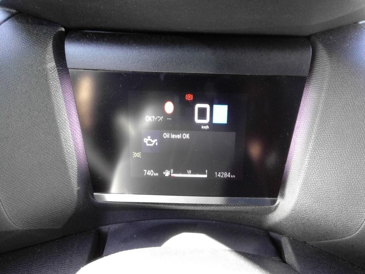 Foto Citroën C4 X 8