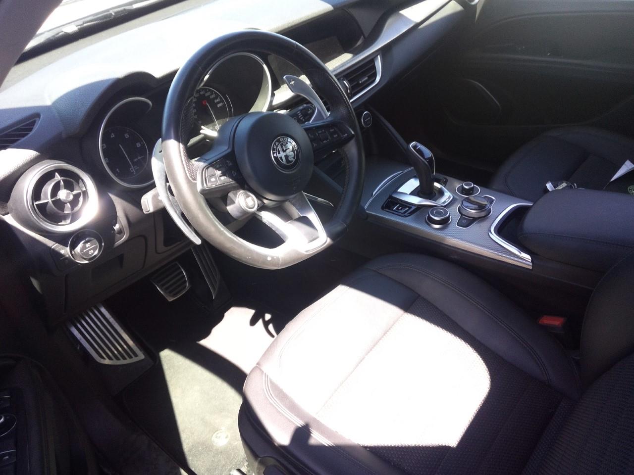 Foto Alfa Romeo Stelvio 3