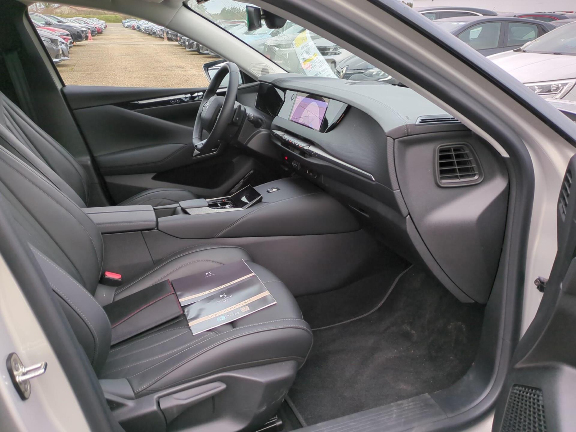 DS DS 4 PureTech 130 EAT8 Rivoli 2024