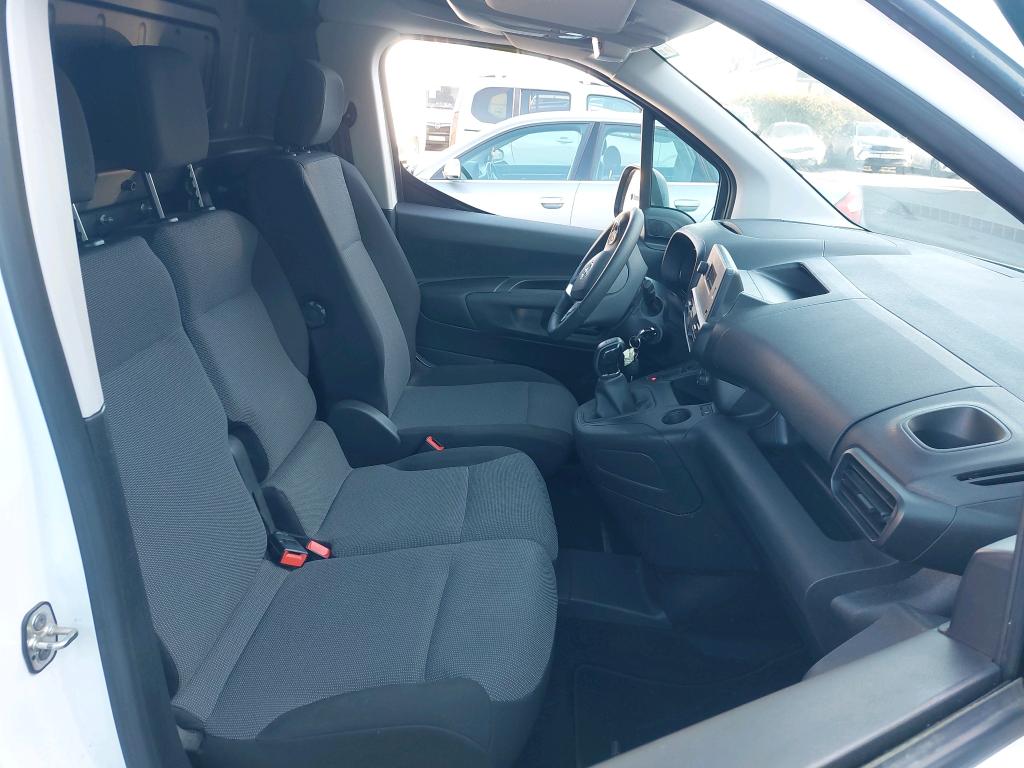 Opel COMBO CARGO 1.5 100 CH S/S L1H1 BVM5 STANDARD PACK CLIM 2021