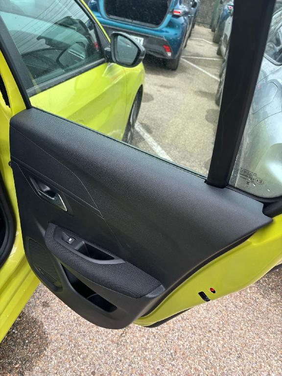 Foto Peugeot 208 23