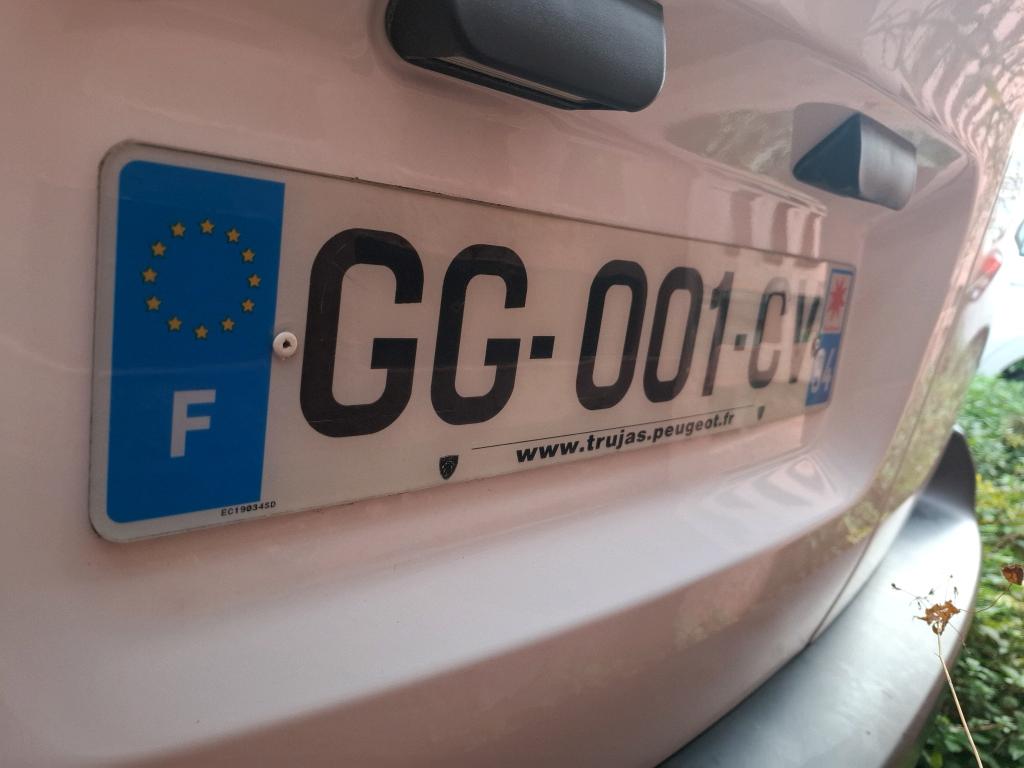 Peugeot EXPERT FGN TOLE COMPACT BLUEHDI 145 S&S EAT8 PREMIUM 2022