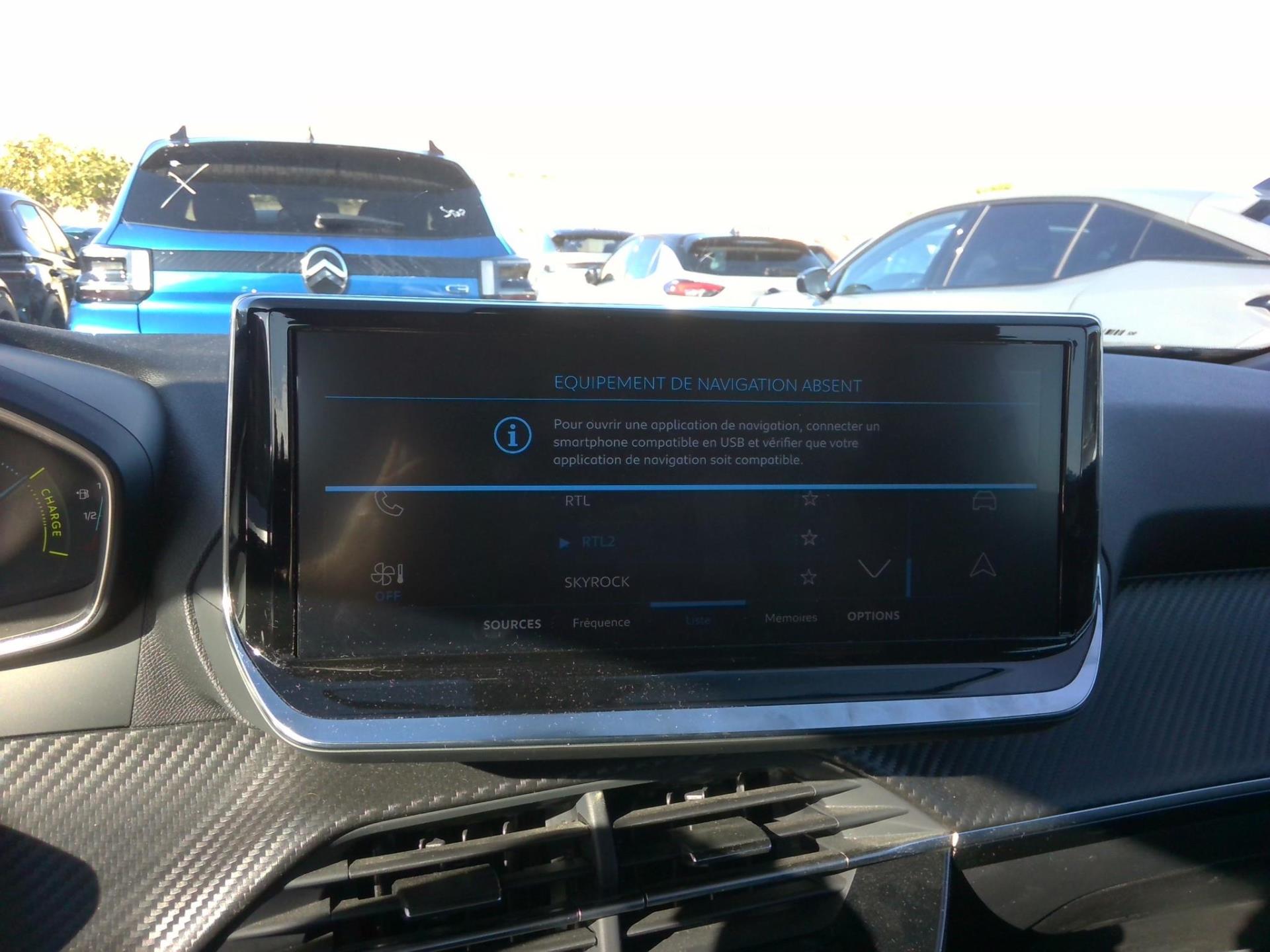 Peugeot 2008 Hybrid 136 e-DCS6 Style 2025