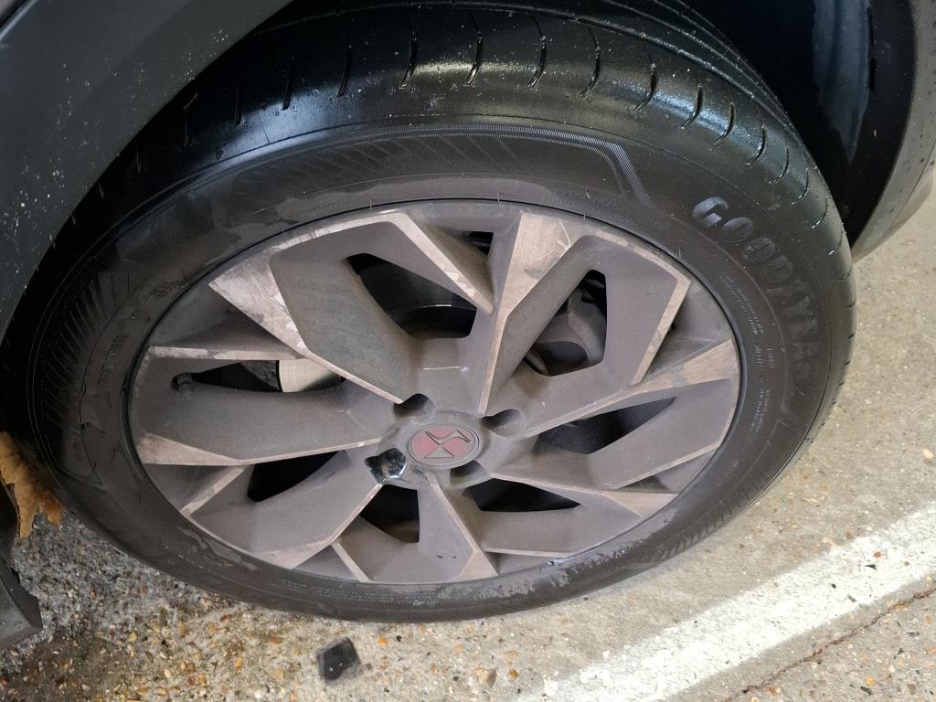 DS DS3 Crossback PureTech 130 EAT8 Performance Line+ 2023