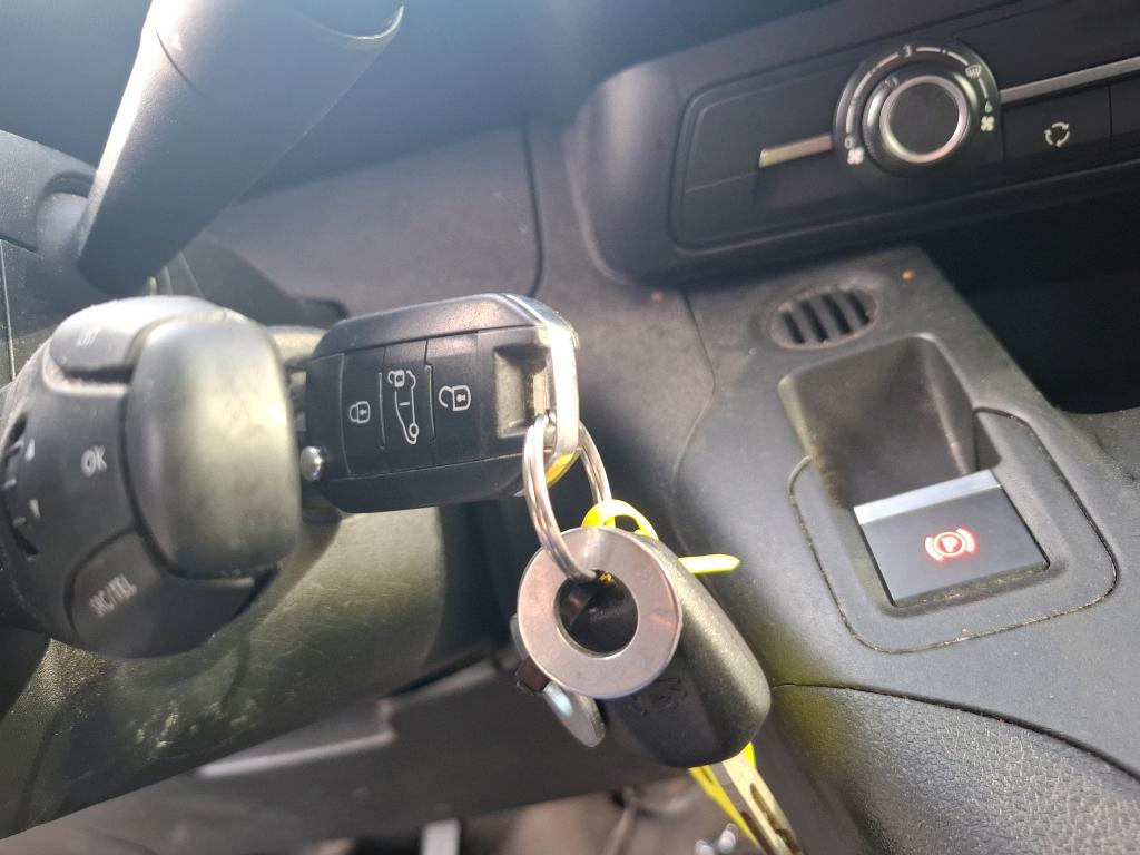 Peugeot PARTNER FOURGON STANDARD 650 KG BLUEHDI 100 S&S BVM5 PREMIUM 2020