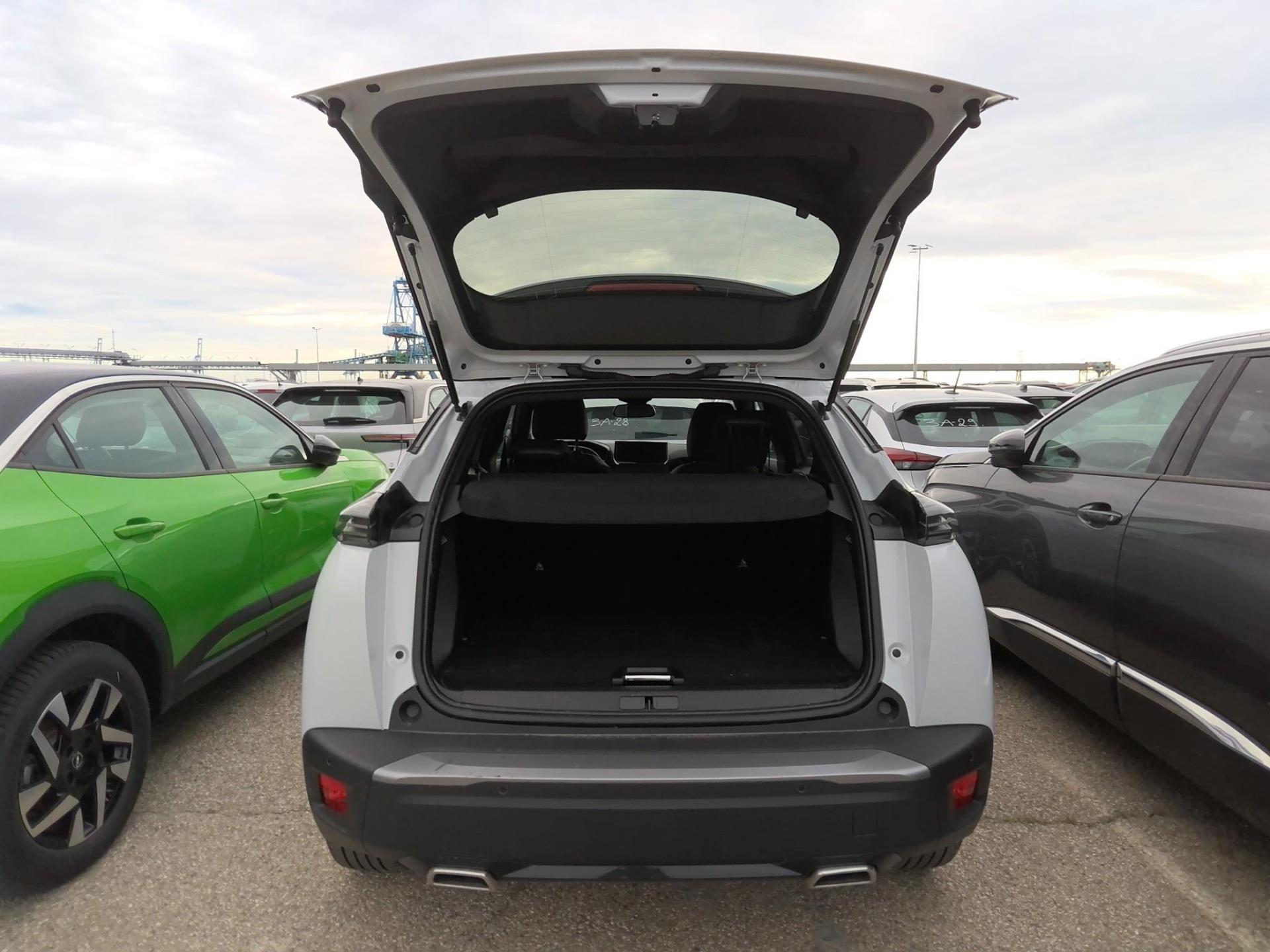 Peugeot 2008 Hybrid 136 e-DCS6 Allure 2025