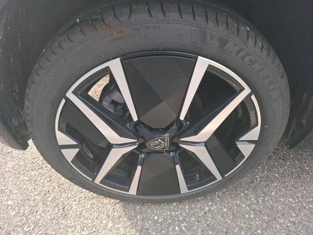 Peugeot 208 Hybrid 136 e-DCS6 GT 2025