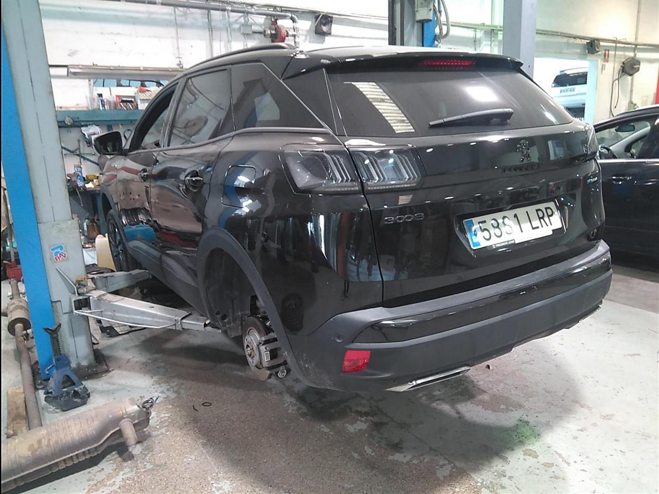 Foto Peugeot 3008 Hybrid 2