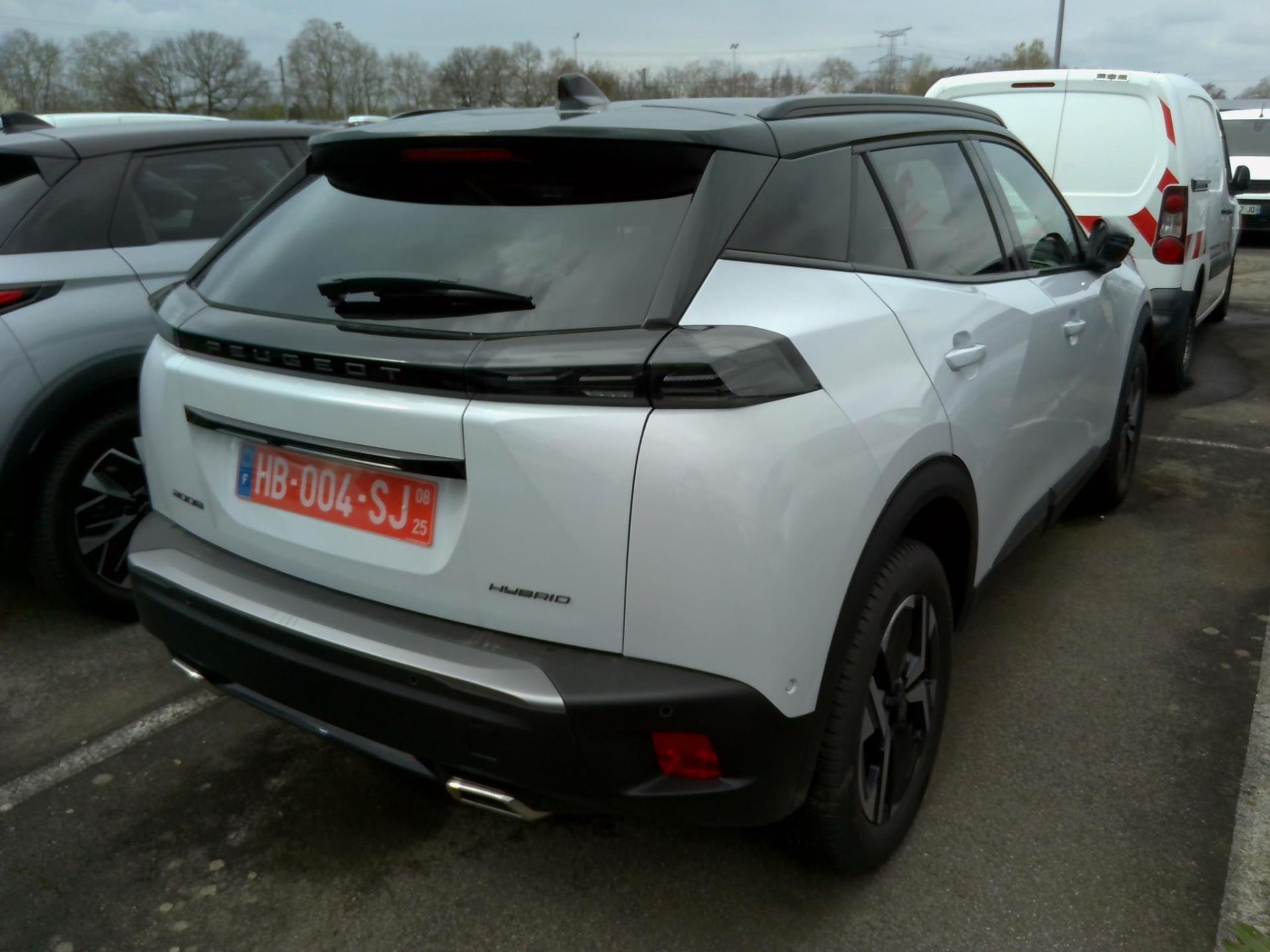 Peugeot 2008 Hybrid 136 e-DCS6 GT 2025