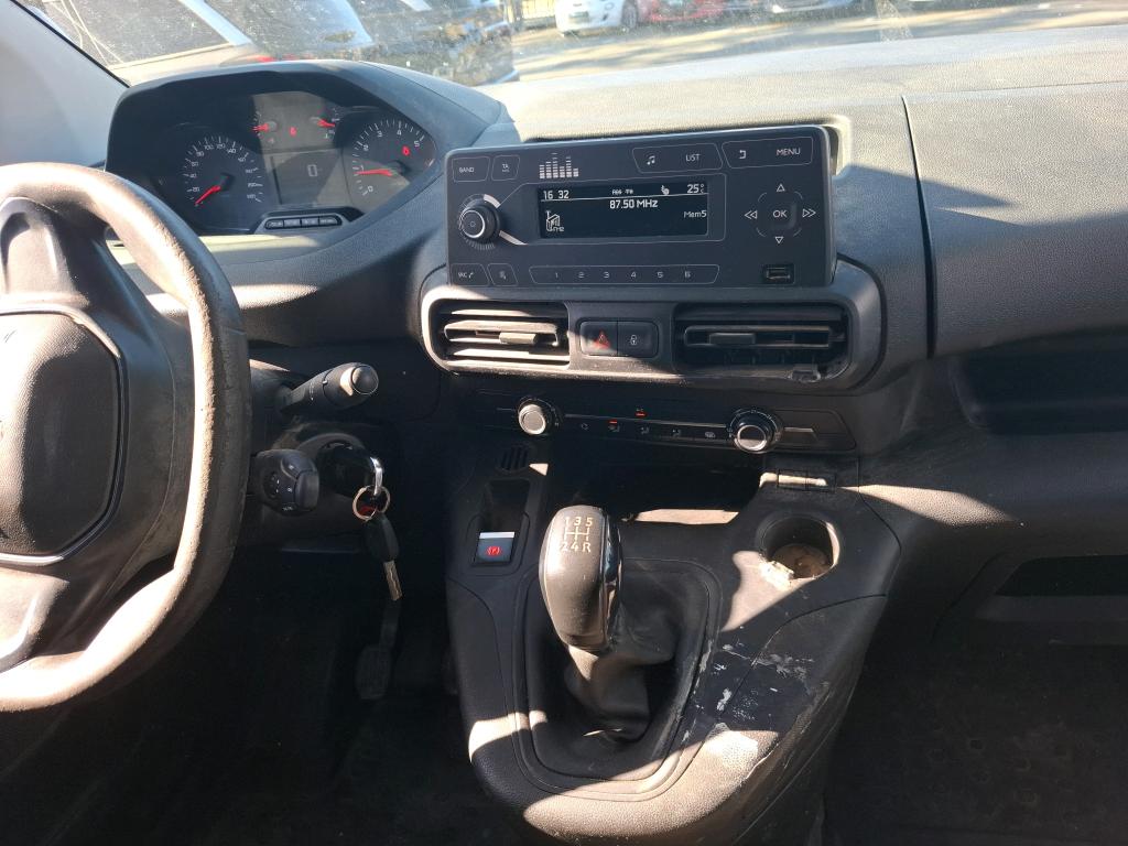 Peugeot PARTNER FOURGON STANDARD 650 KG BLUEHDI 100 S&S BVM5 PREMIUM 2021