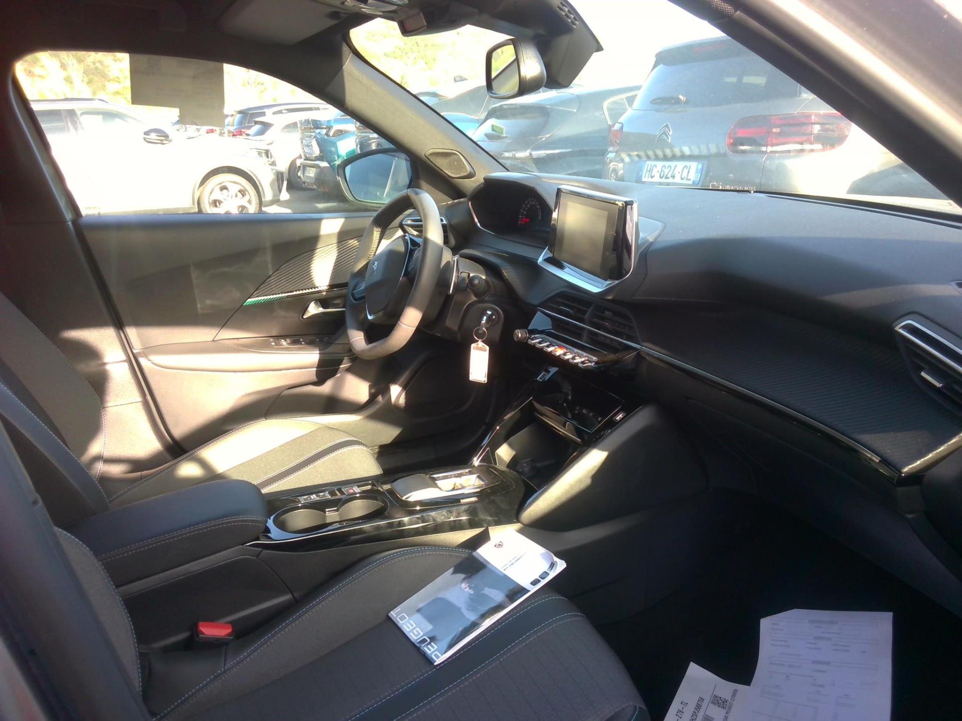 Peugeot 2008 BlueHDi 130 S&S EAT8 Allure 2023