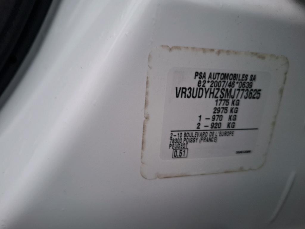 Peugeot 2008 BlueHDi 130 S&S EAT8 Allure Business 2021