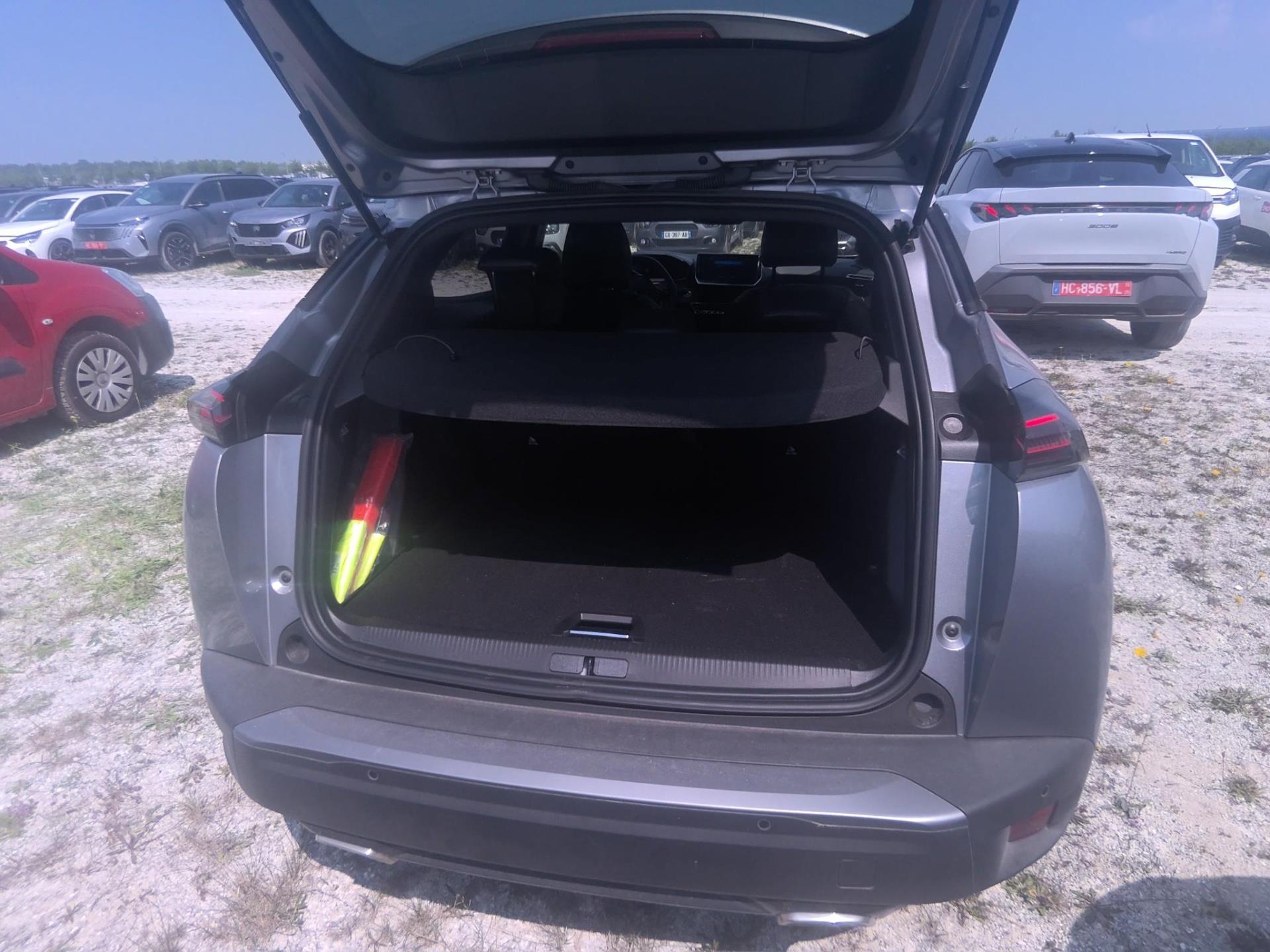 Peugeot 2008 Hybrid 145 e-DCS6 Allure 2025