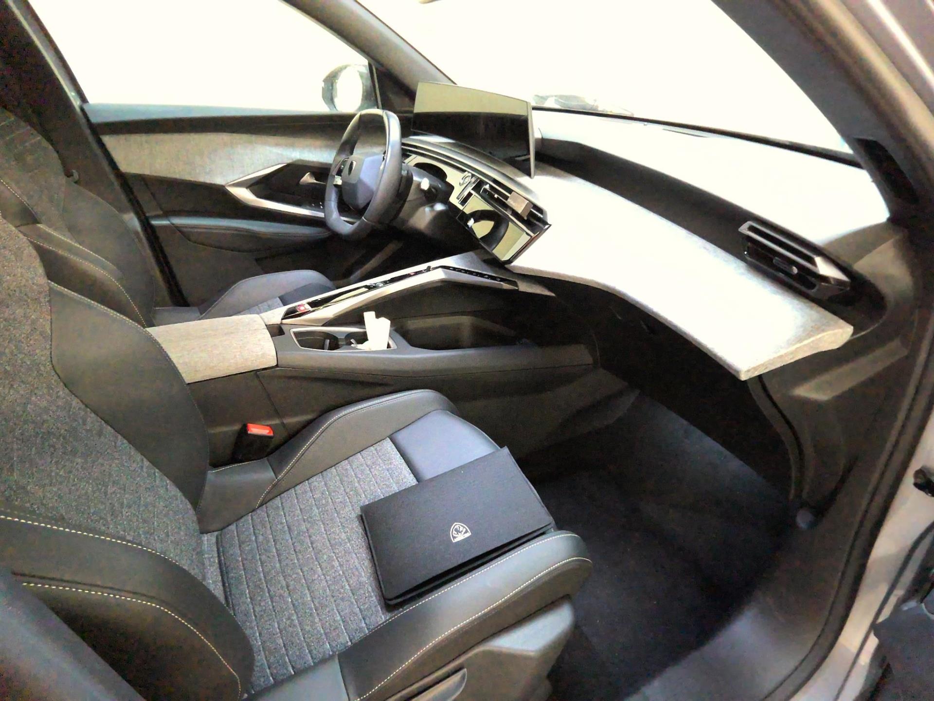 Peugeot 3008 Electrique 210 ch 73 kWh Allure 2025