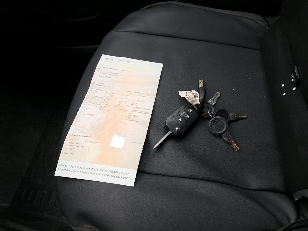 Peugeot PARTNER FOURGON STANDARD 650 KG BLUEHDI 100 S&S BVM5 ASPHALT 2021