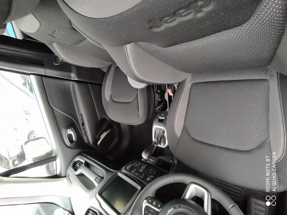 Foto Jeep Renegade 13