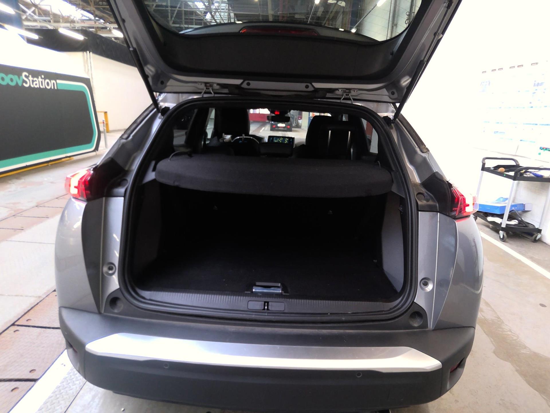 Peugeot 2008 BlueHDi 130 S&S EAT8 GT 2022