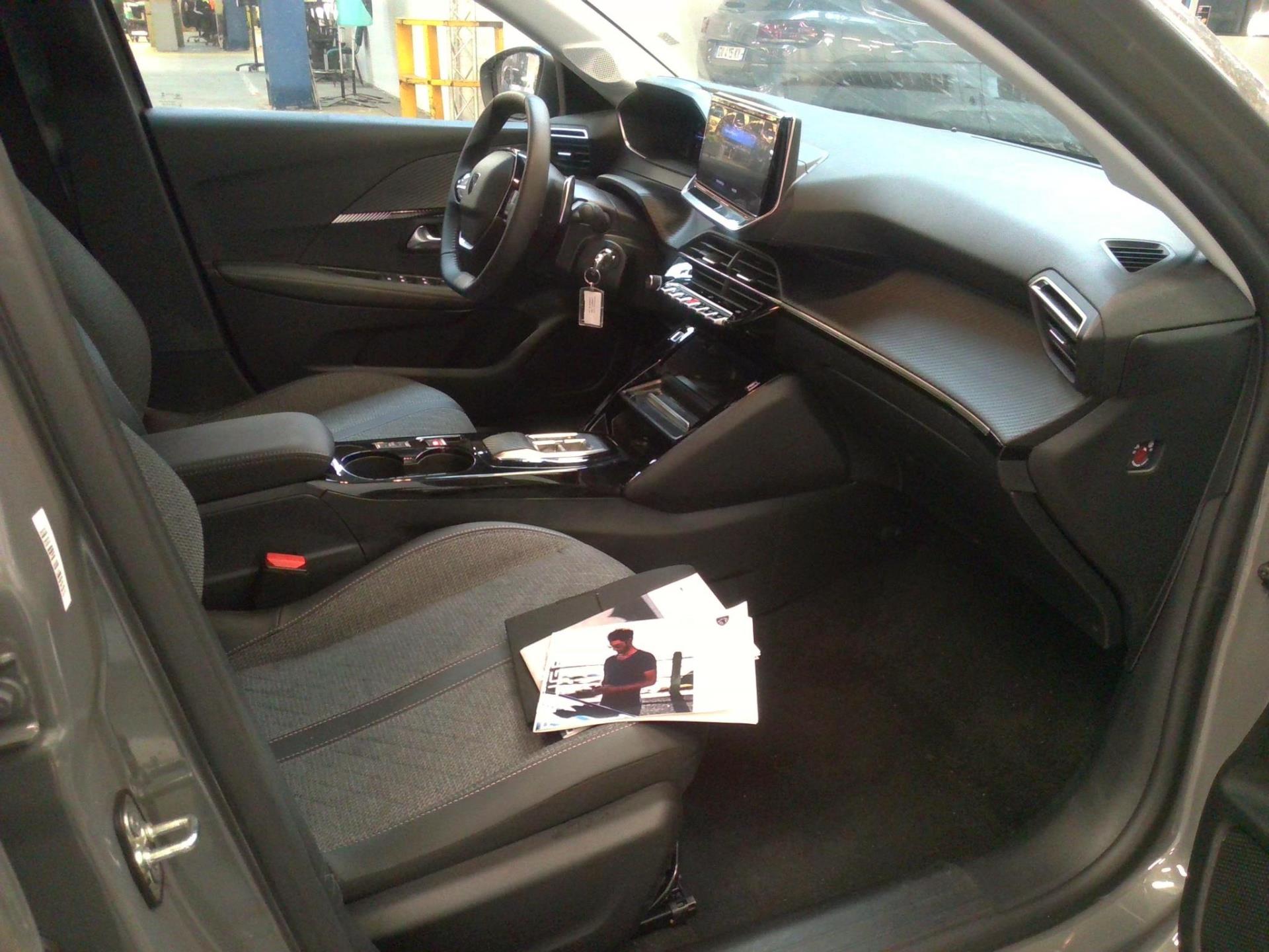 Peugeot 208 Hybrid 100 e-DCS6 Allure 2024