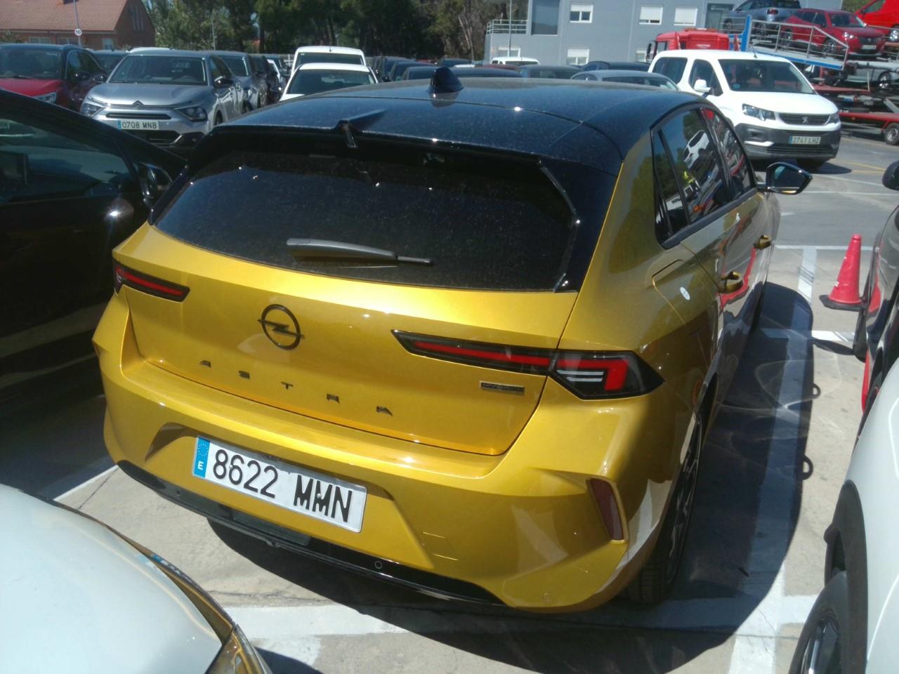 Foto Opel Astra PHEV 4