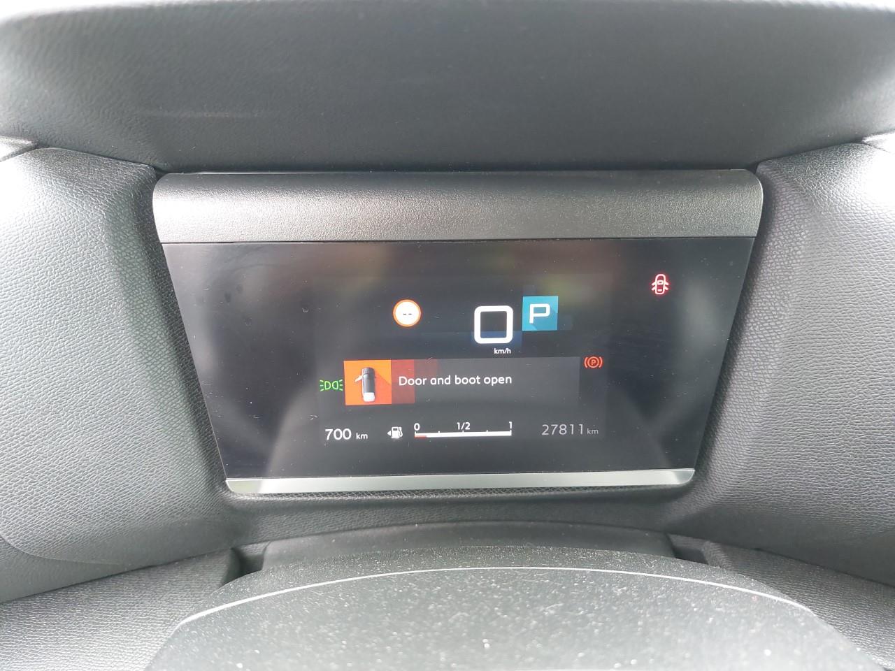 Foto Citroën C4 X 10