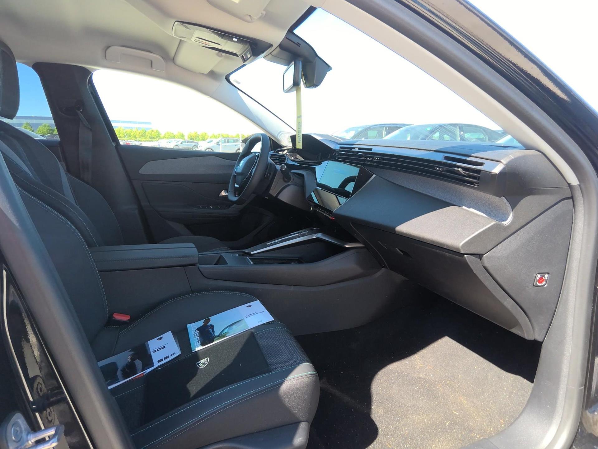Peugeot 308 SW Hybrid 145 e-DCS6 Allure 2025