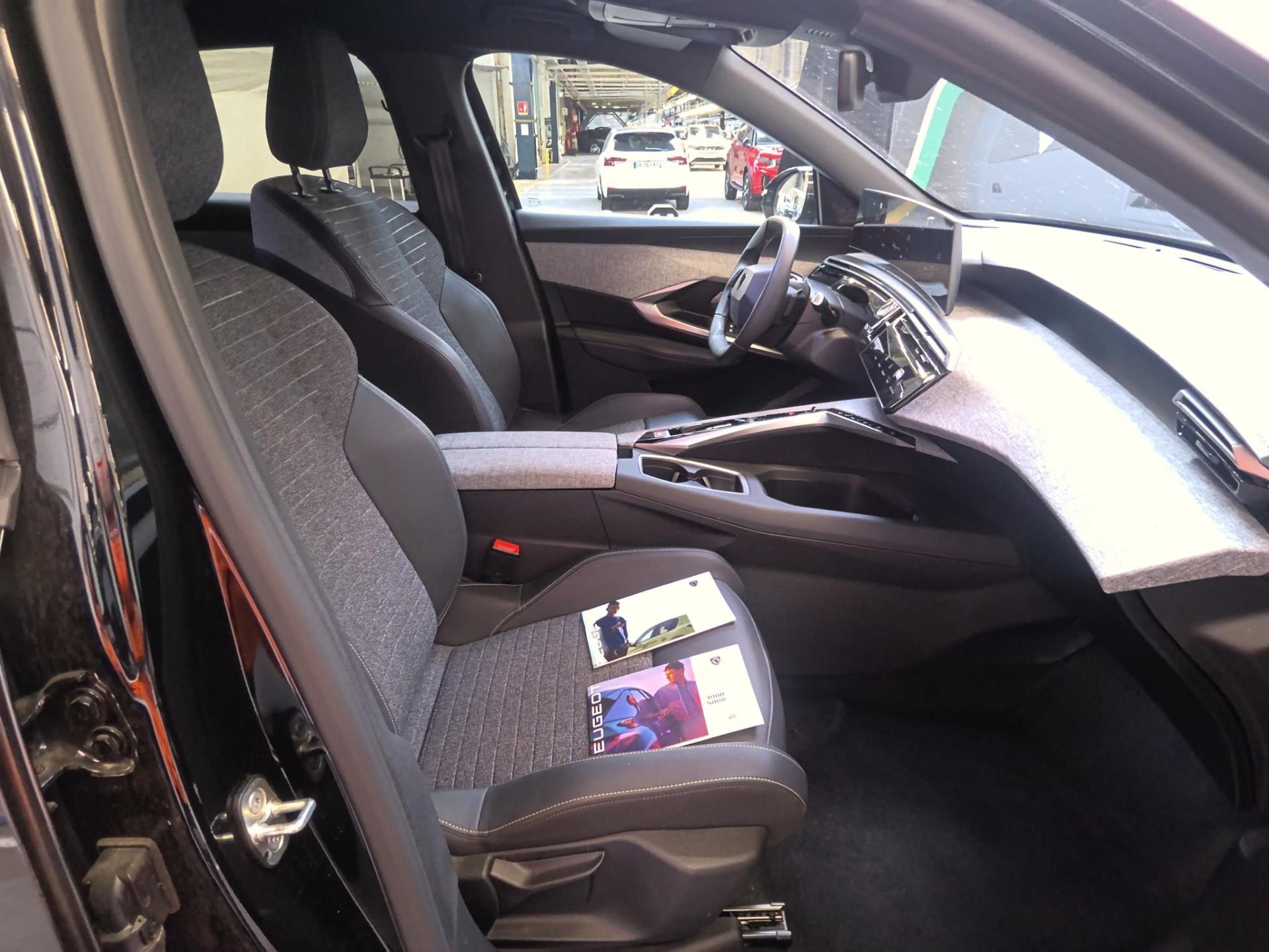 Peugeot 3008 Hybrid 145 e-DCS6 Allure 2025