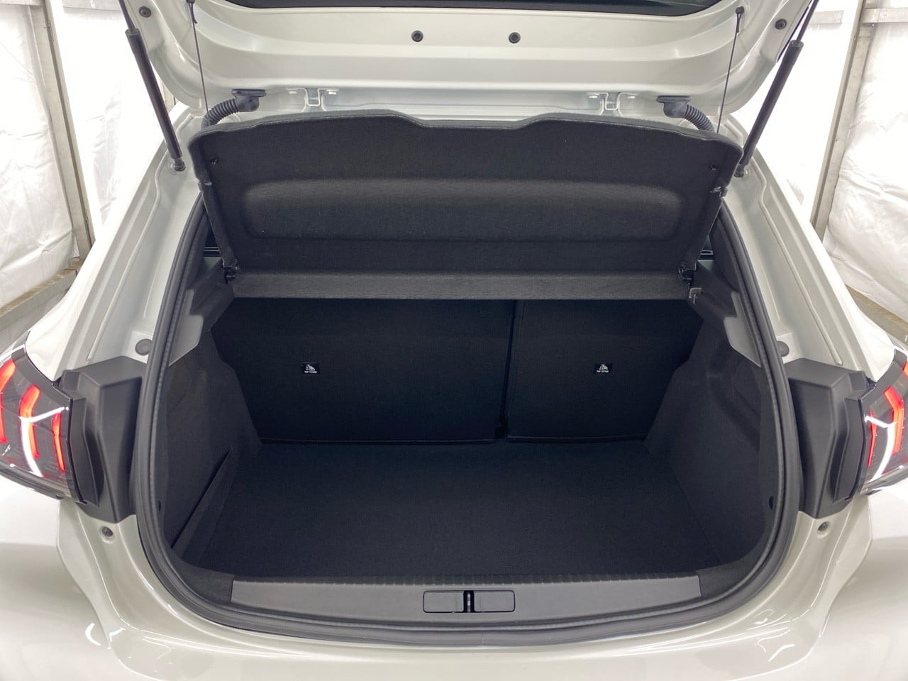 Peugeot 208 PureTech 100 S&S BVM6 Roadtrip 2021