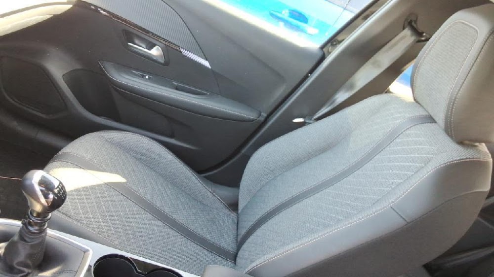Foto Peugeot 208 8