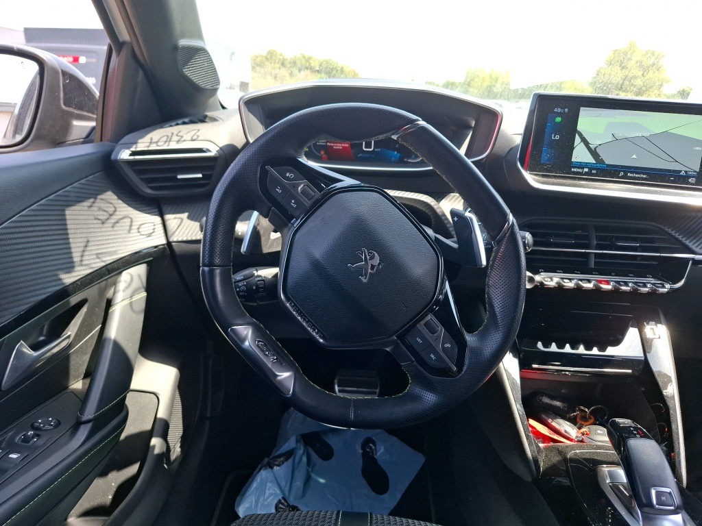 Peugeot 208 PureTech 100 S&S EAT8 GT 2021