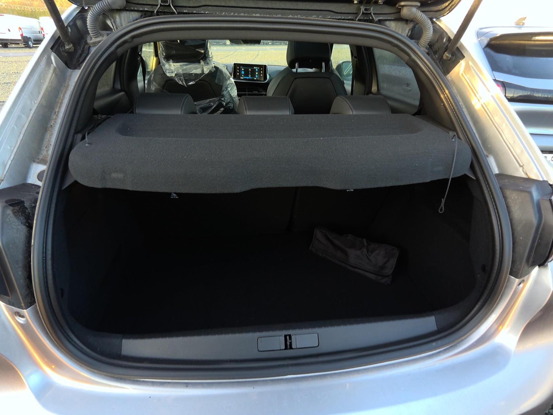 Peugeot 208 BlueHDi 100 S&S BVM6 GT 2023