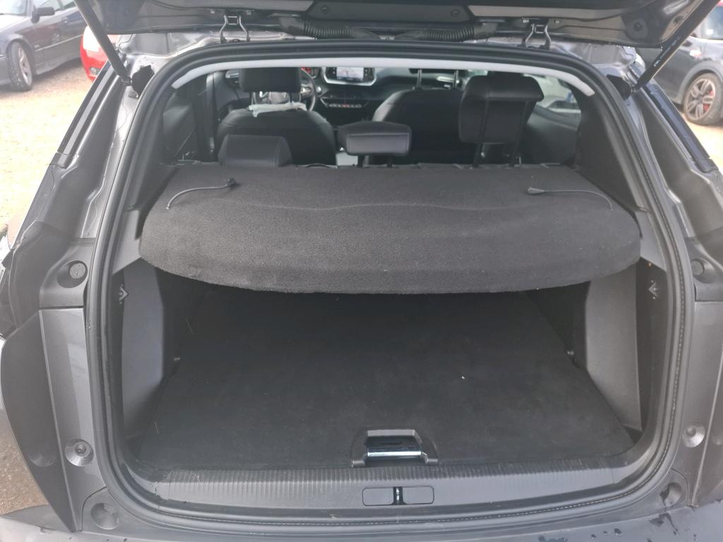 Peugeot 2008 BlueHDi 130 S&S EAT8 Allure 2021