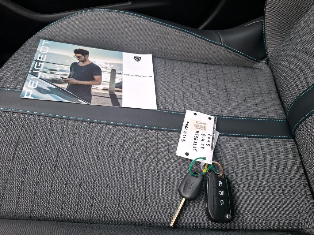 Peugeot 2008 BlueHDi 130 S&S EAT8 Allure 2022