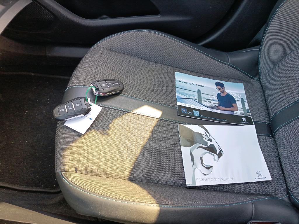 Peugeot 2008 BlueHDi 130 S&S EAT8 Allure 2021