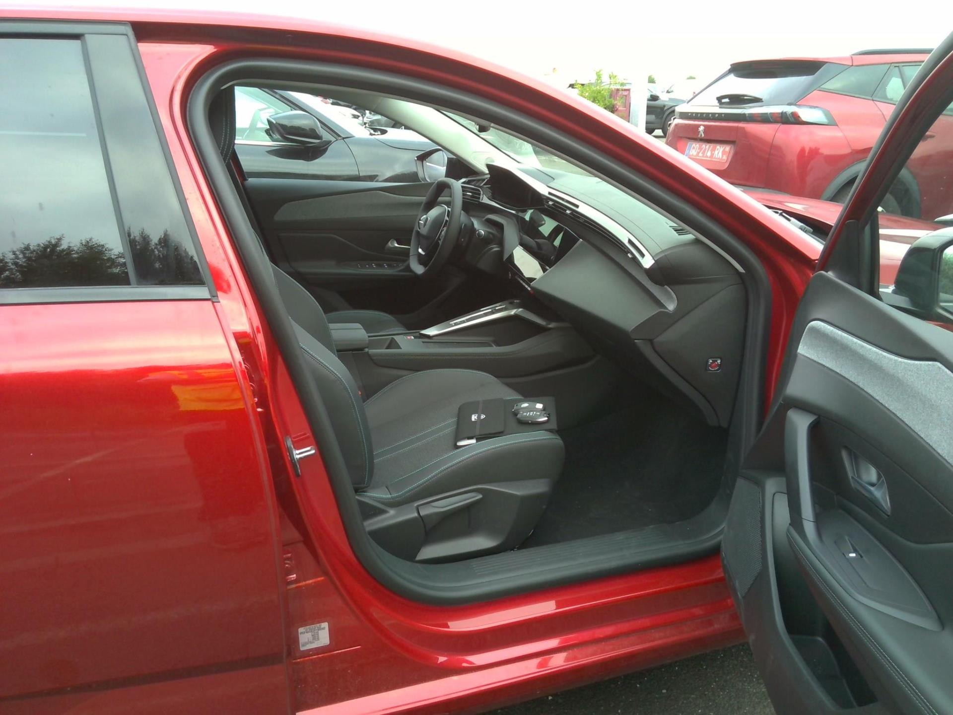 Peugeot 308 SW PHEV 180 e-EAT8 Allure 2024