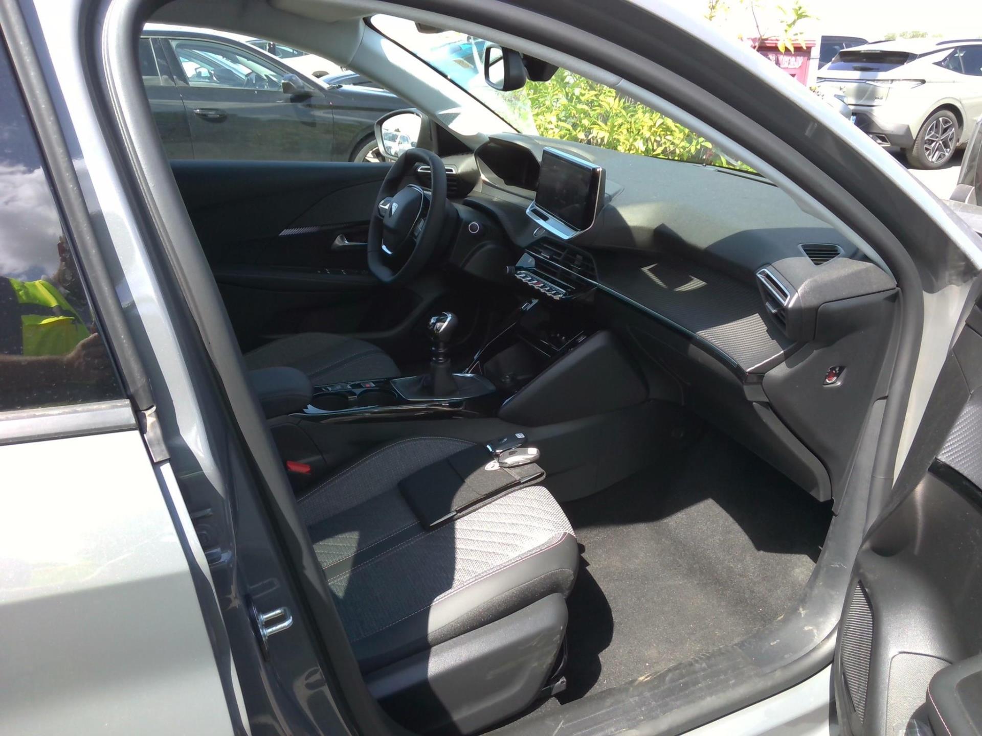 Peugeot 208 PureTech 100 S&S BVM6 Allure 2024