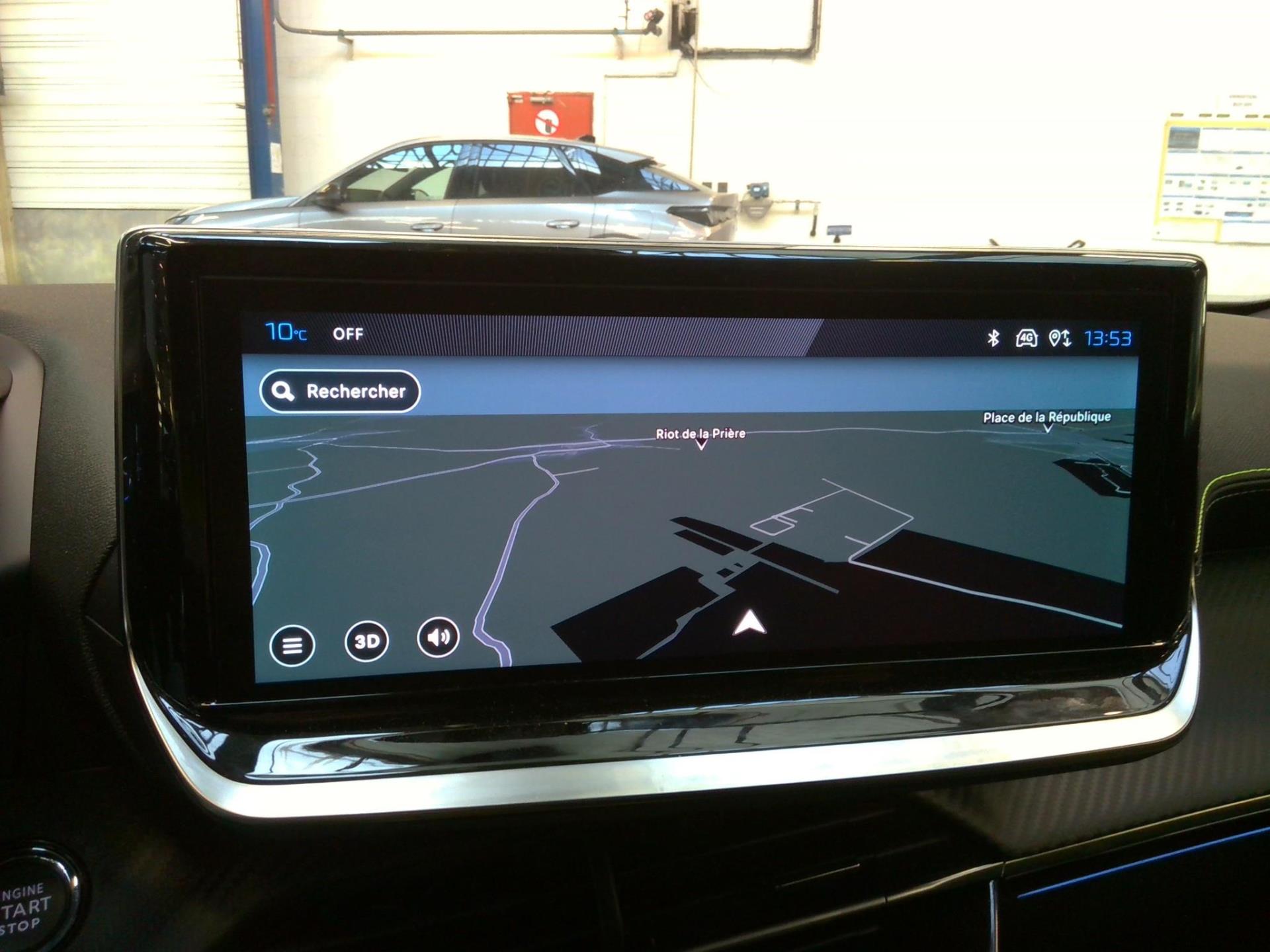 Peugeot 2008 Hybrid 136 e-DCS6 GT 2024