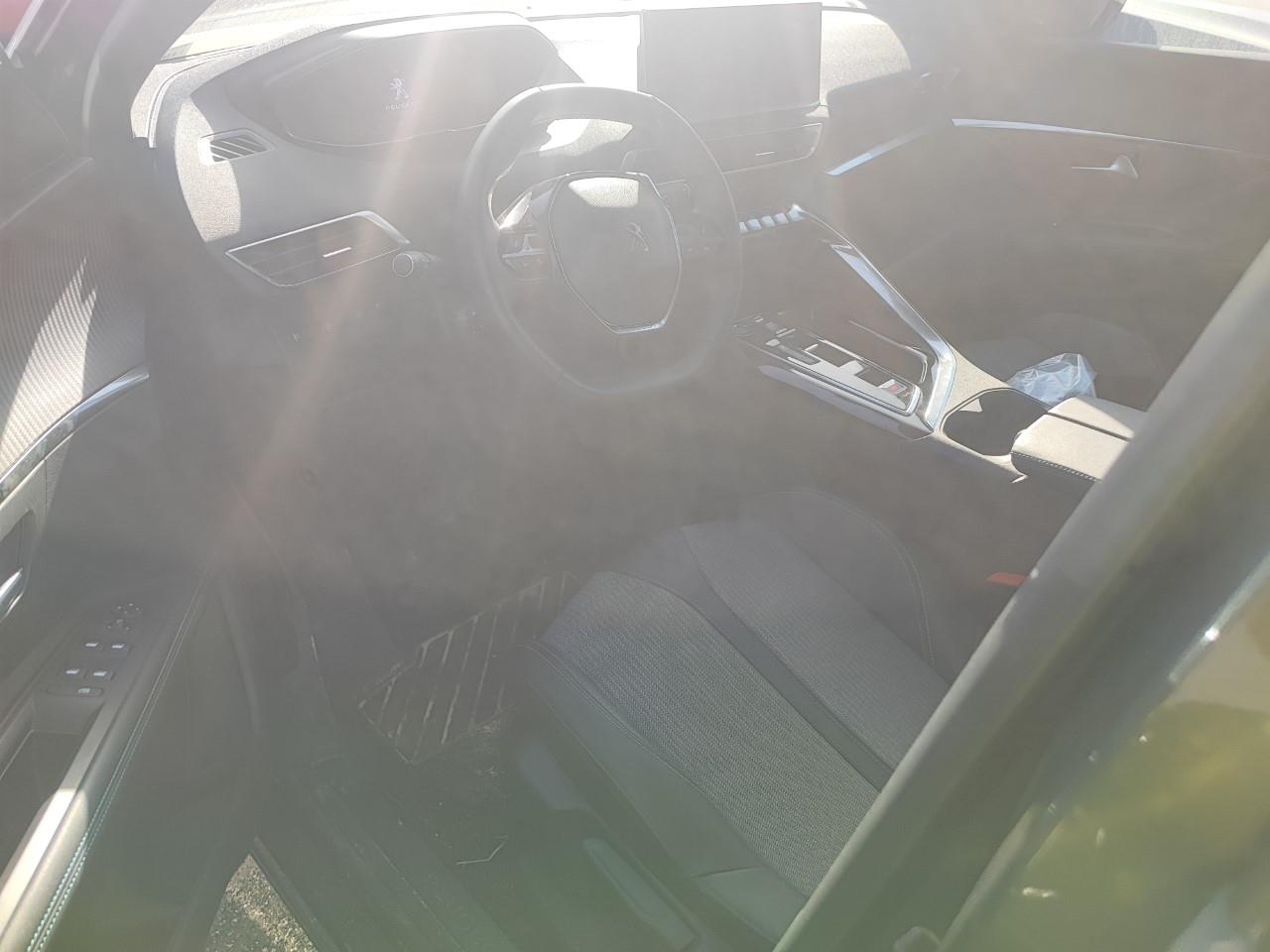Foto Peugeot 3008 Plug-in Hybrid 3