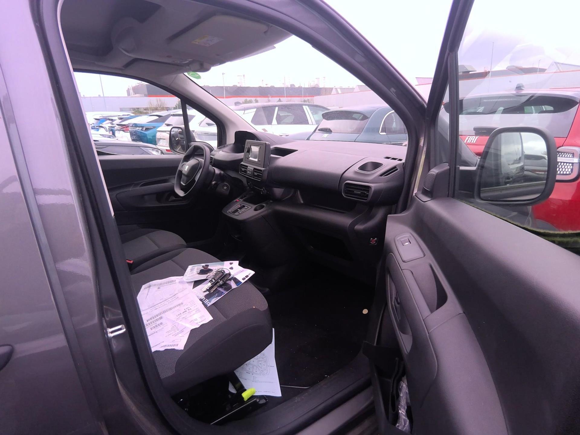 Peugeot E-PARTNER FOURGON M 800 KG 136 CH BATTERIE 50 KWH  2023