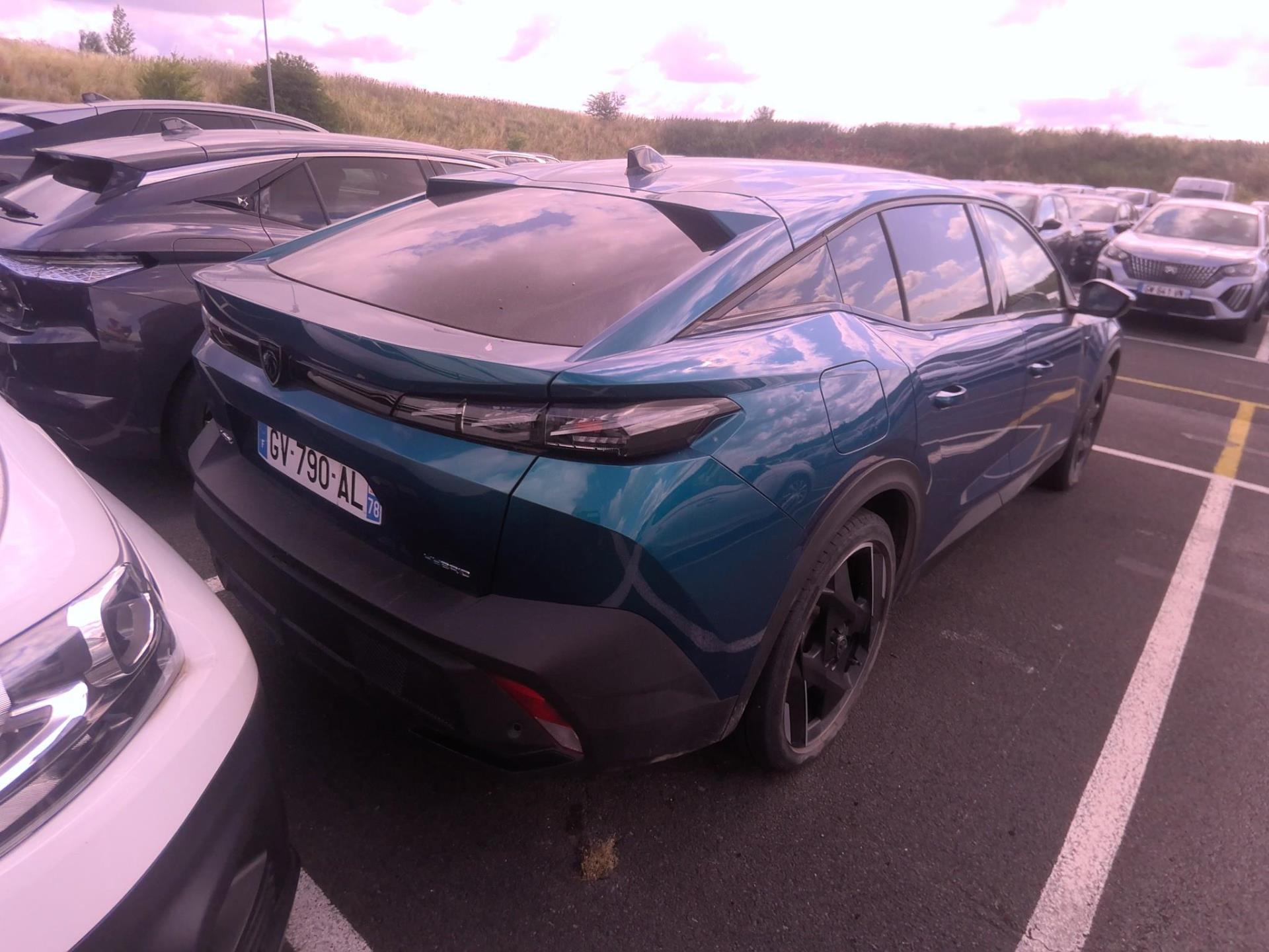 Peugeot 408 PHEV 180 e-EAT8 GT 2024