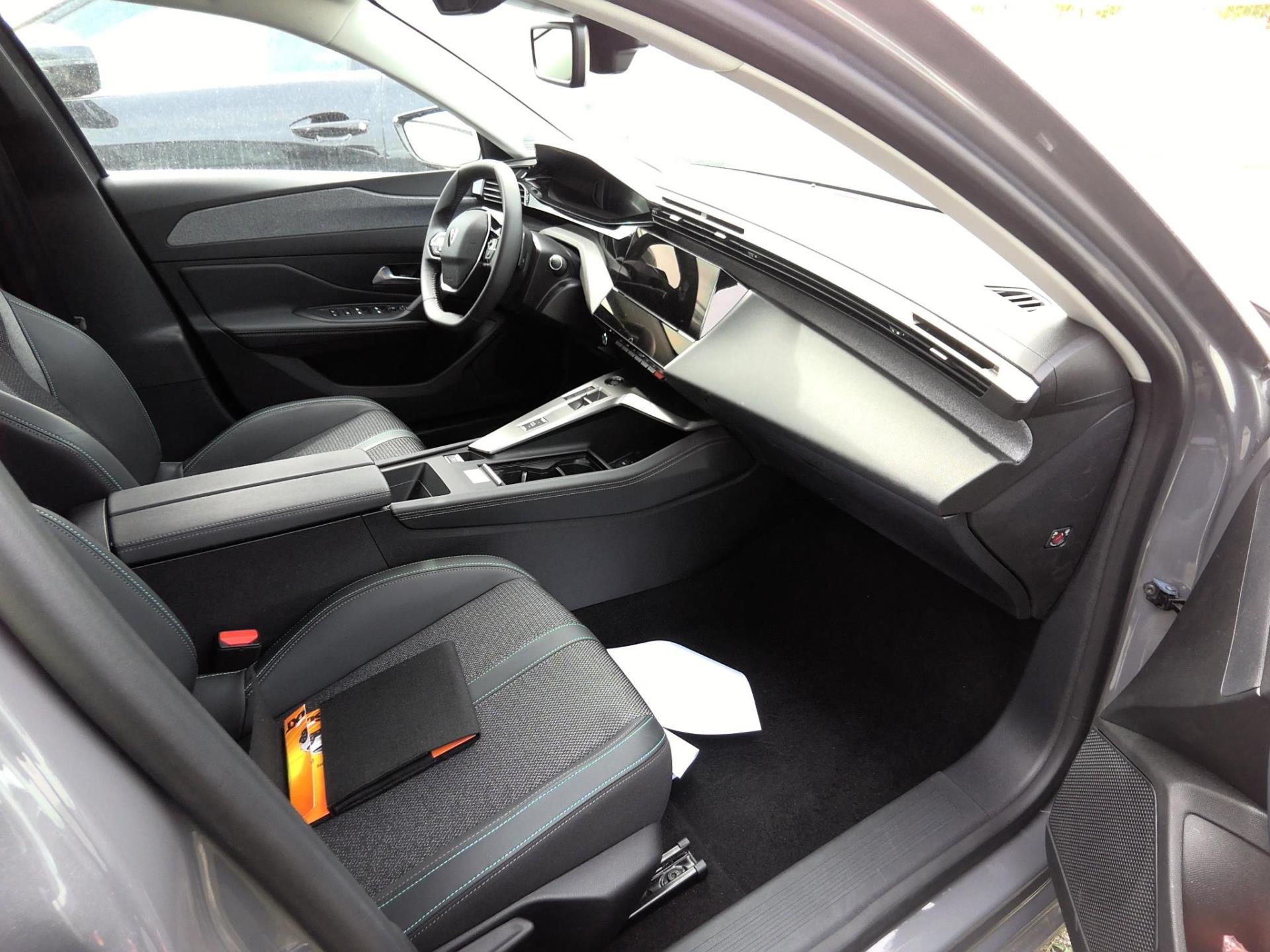 Peugeot 308 PHEV 180 e-EAT8 Allure 2024