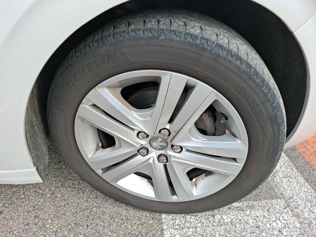 Peugeot 208 1.2 PureTech 82ch BVM5 Style 2017