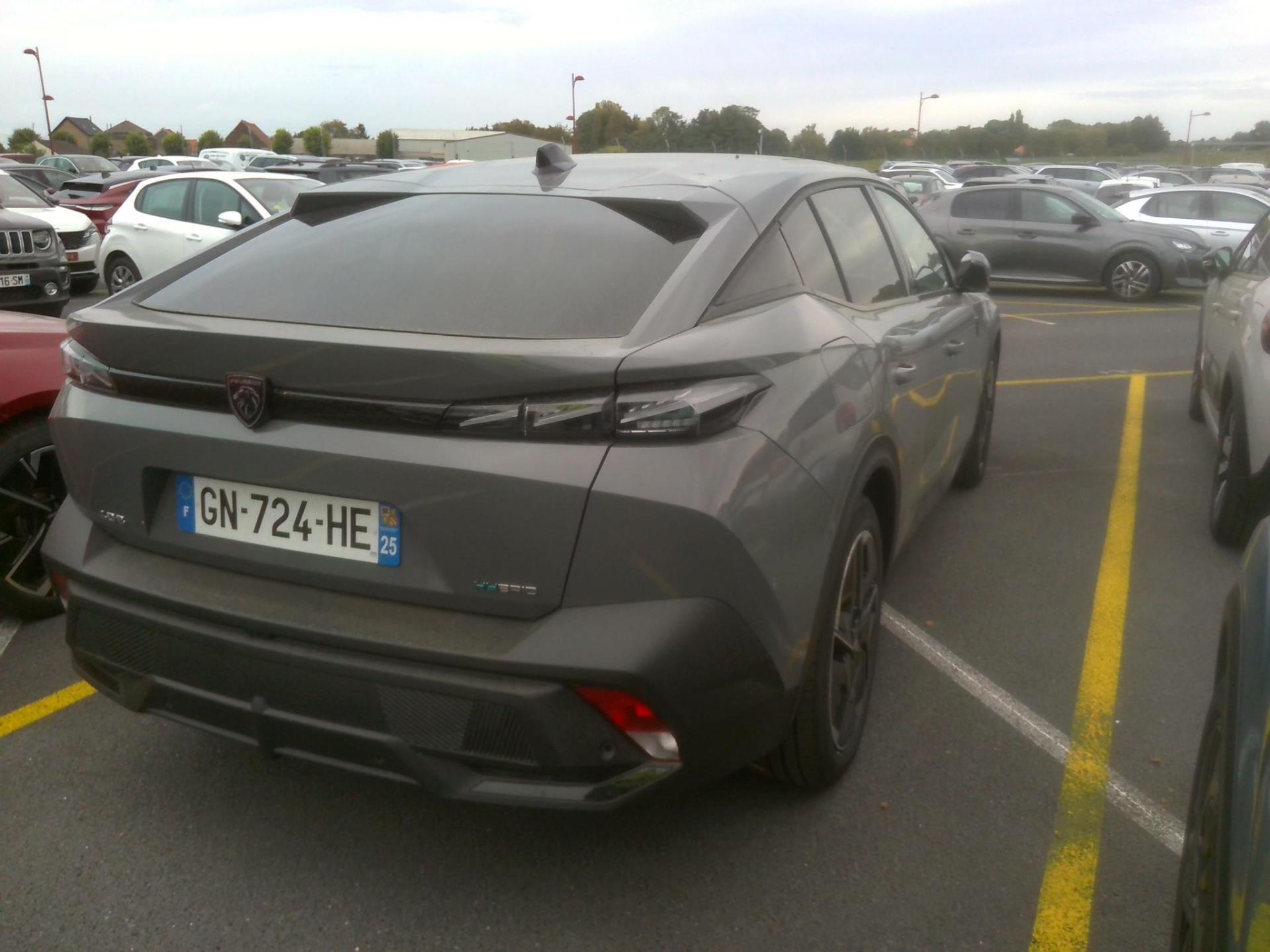 Peugeot 408 PHEV 225 e-EAT8 GT 2023