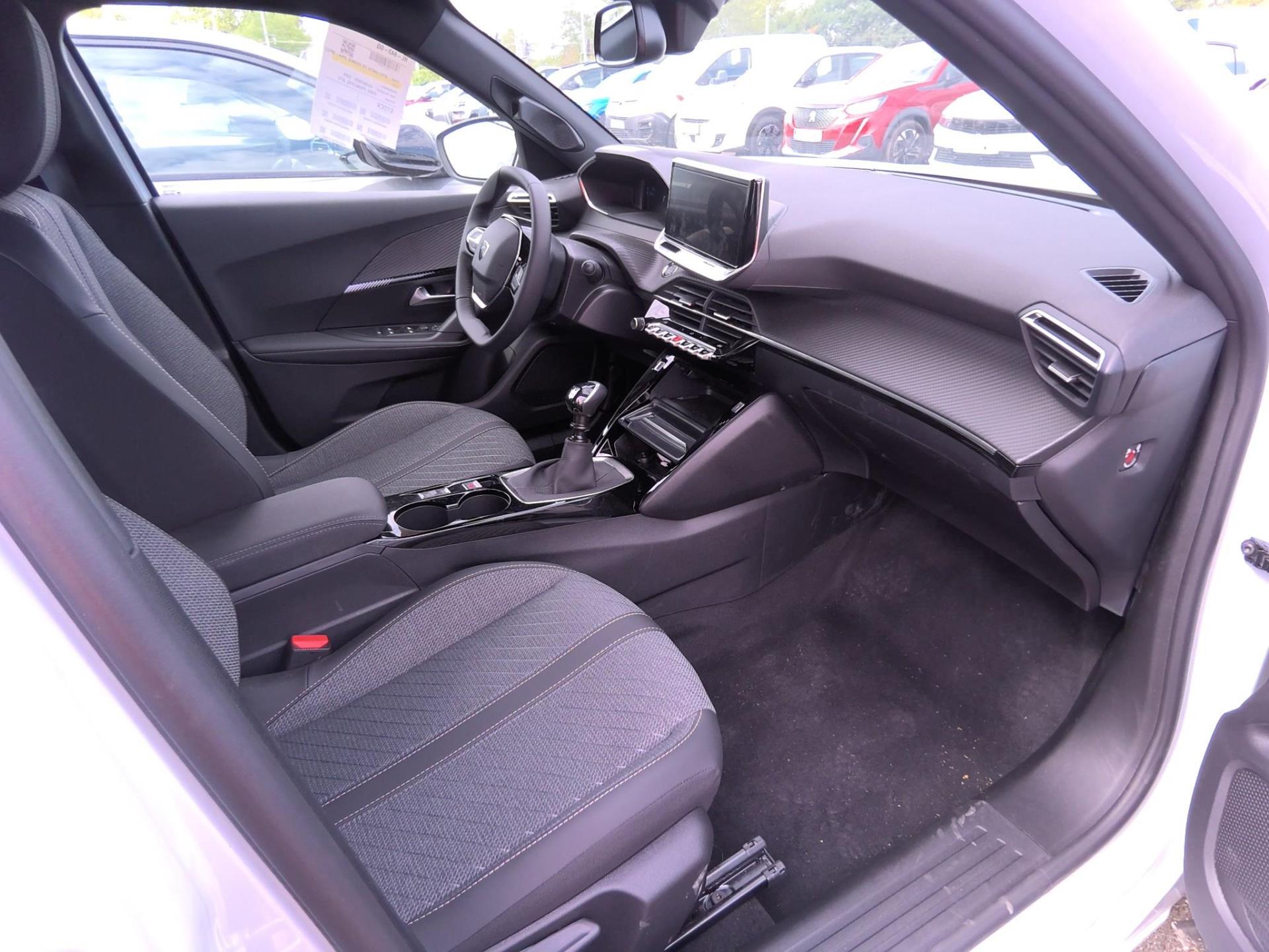 Peugeot 2008 Turbo 100 ch BVM6 Allure 2026